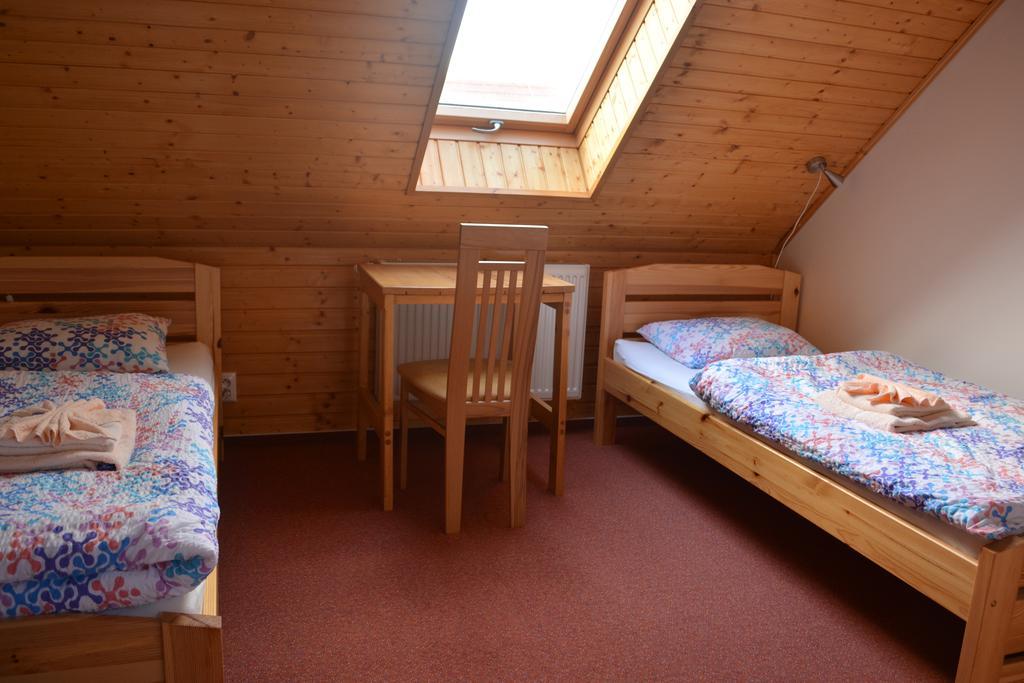 Penzion Farma Dvorec Radnice Habitación foto