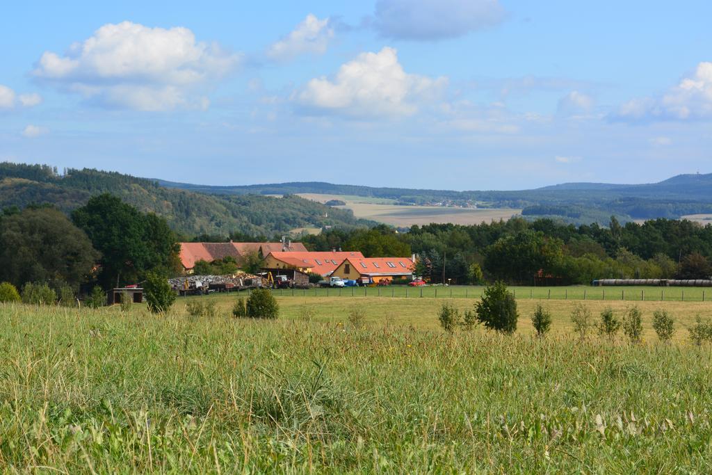 Penzion Farma Dvorec Radnice Exterior foto